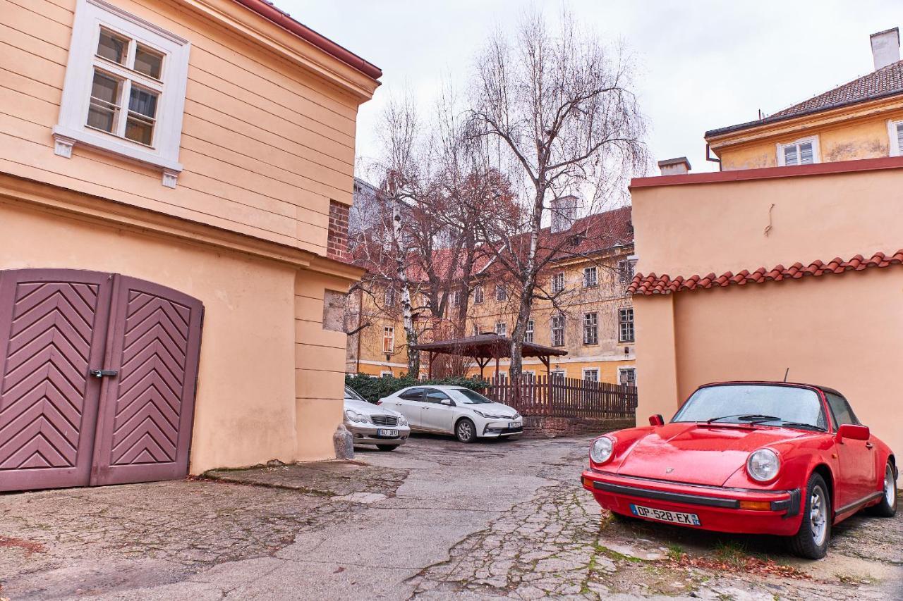 Charles Bridge Royal Apartment Prague Exterior photo