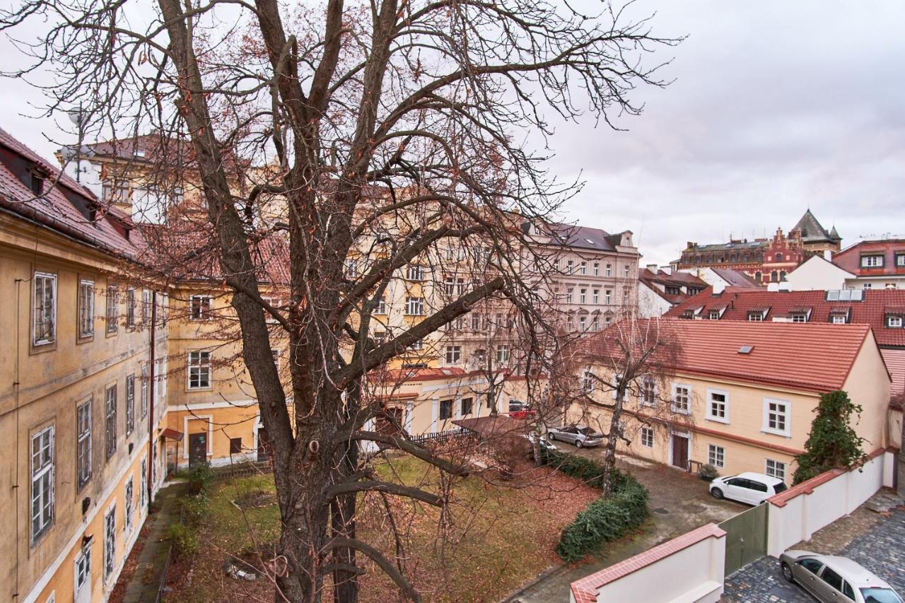Charles Bridge Royal Apartment Prague Exterior photo