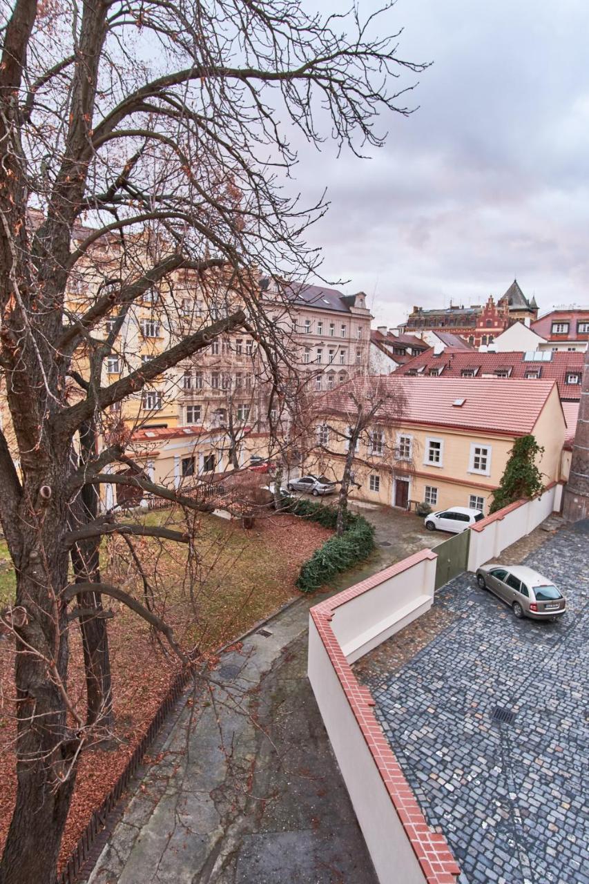 Charles Bridge Royal Apartment Prague Exterior photo
